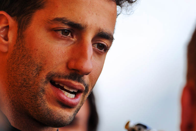 Ricciardo to auction race suit to aid bushfire victims - Pitpass.com